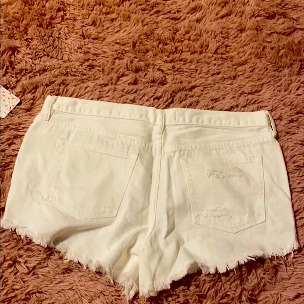 Shorts - Picture 2 of 3
